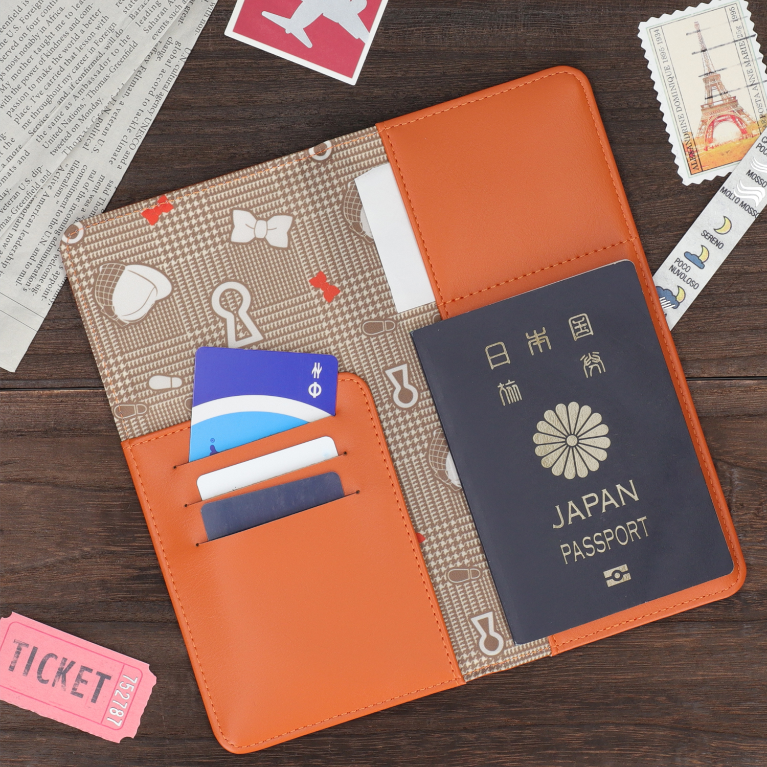 名探偵コナンプラザ Icon Line パスポートケース  －TraveL－